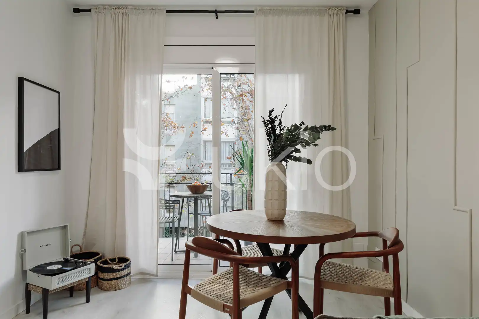 Comedor de Apartamento de alquiler en Barcelona con Aire acondicionado, Calefacción y Amueblado