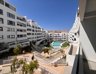 Vista exterior de Pis de lloguer en Estepona amb Aire condicionat i Terrassa