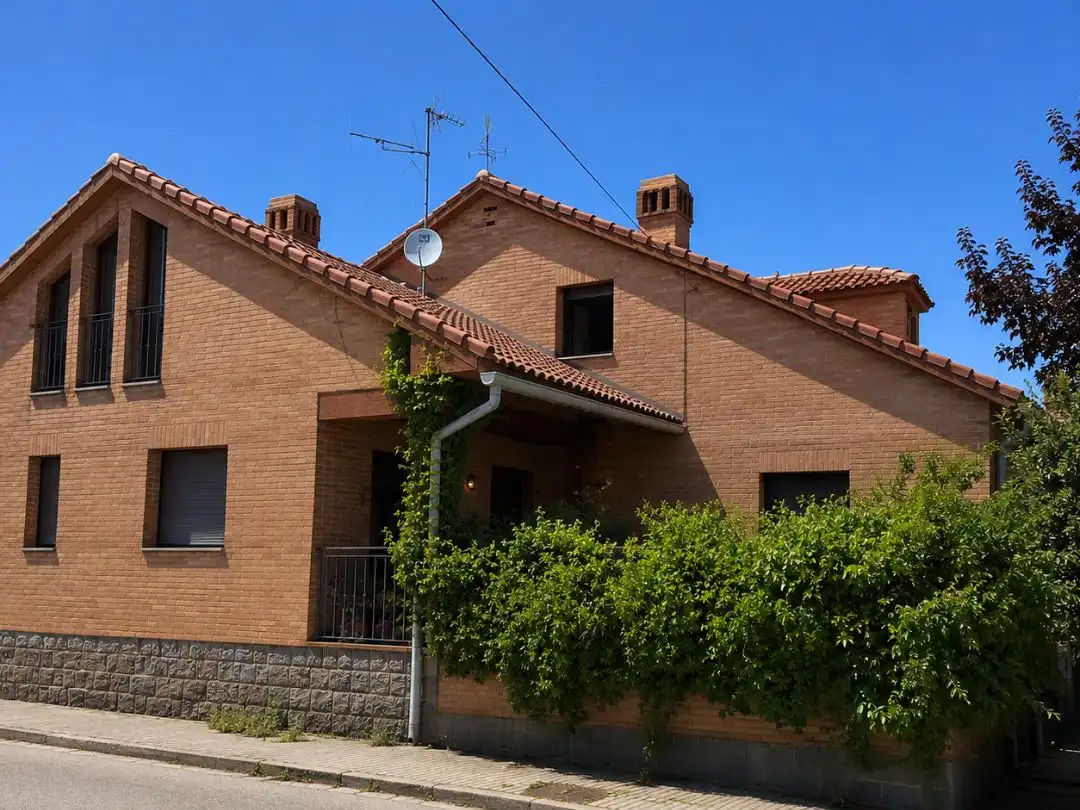 Xalet amb jardí en venda a RONDA PONIENTE 8