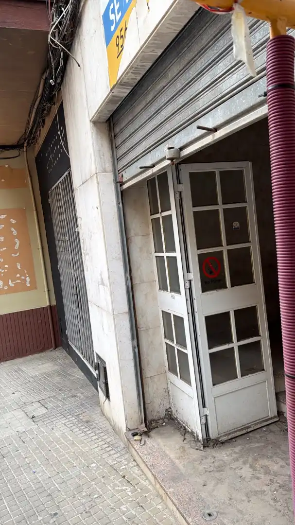 Local comercial de lloguer a Calle Fernando IV 6