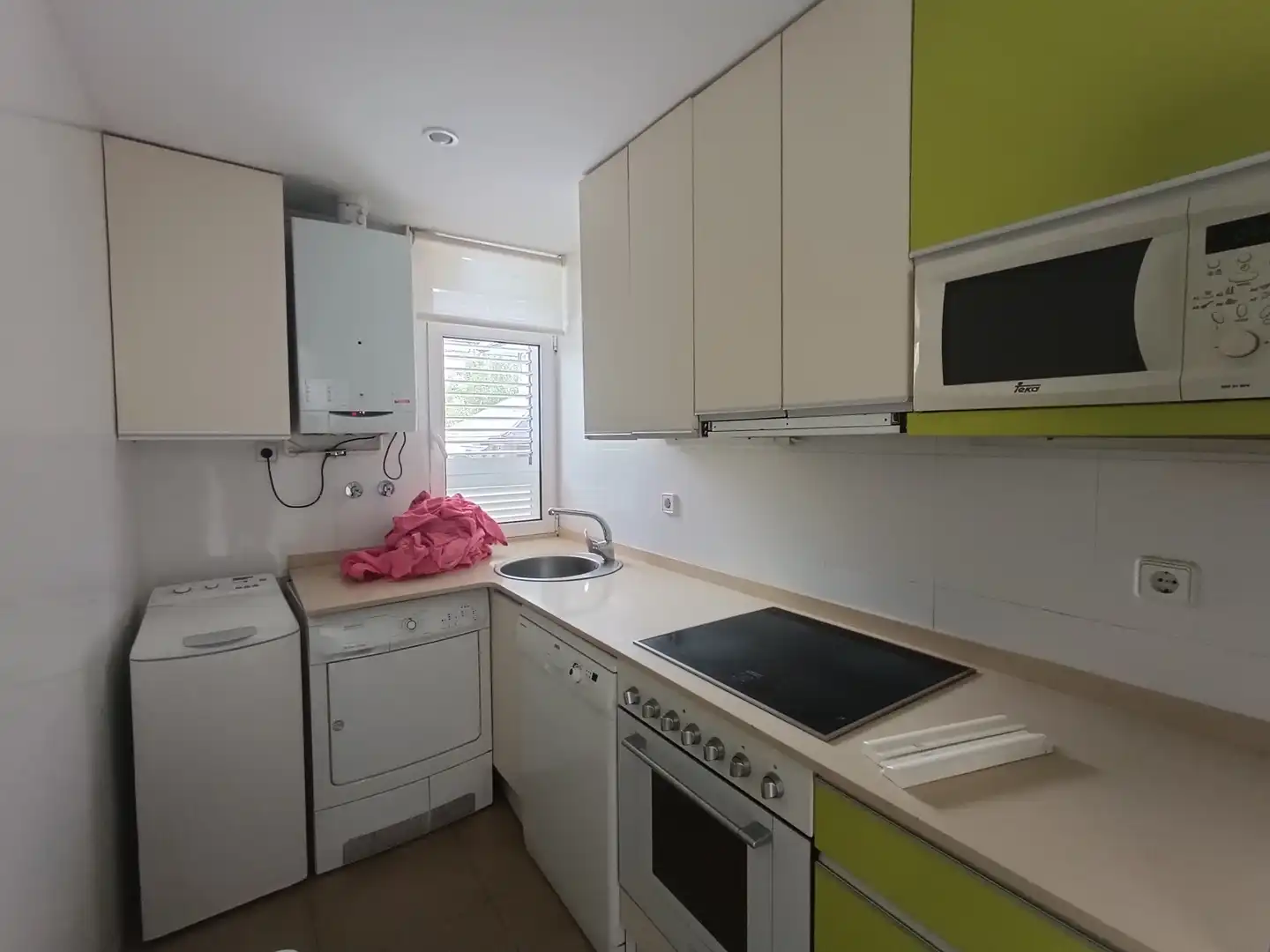 Flat for rent in Carrer Pau Casals, Finestrelles