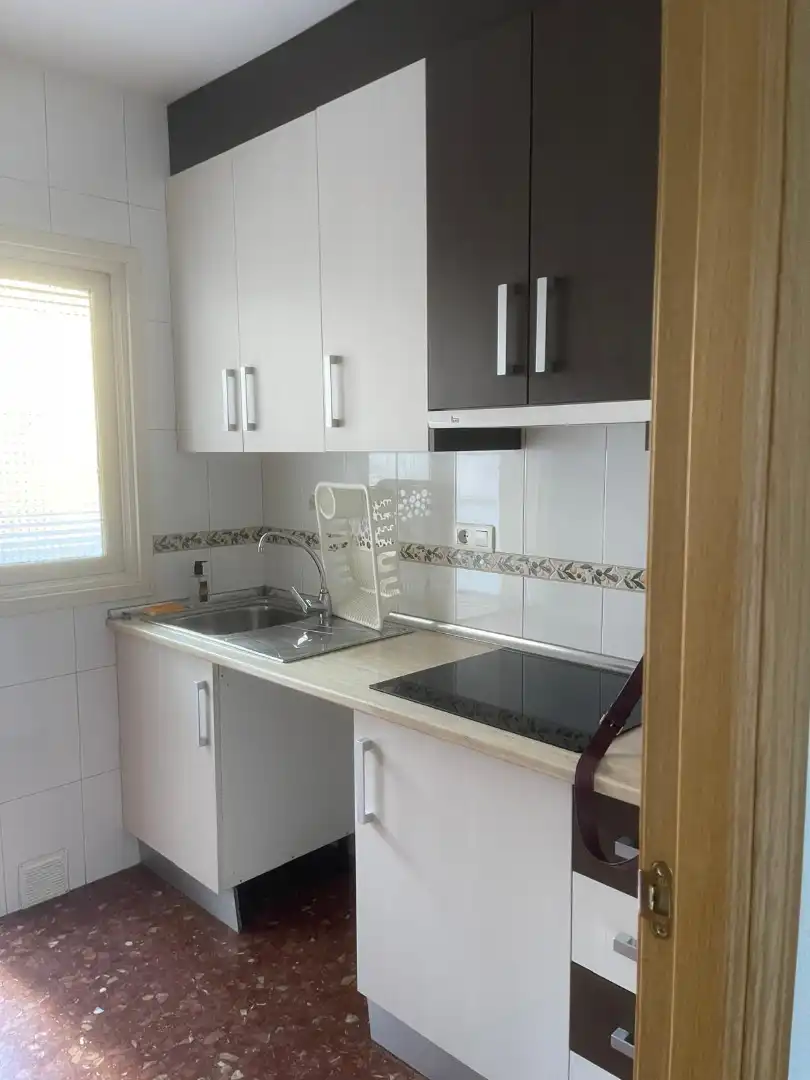 Küche von Wohnung zur Miete in Granada mit Heizung, Ofen und Waschmaschine