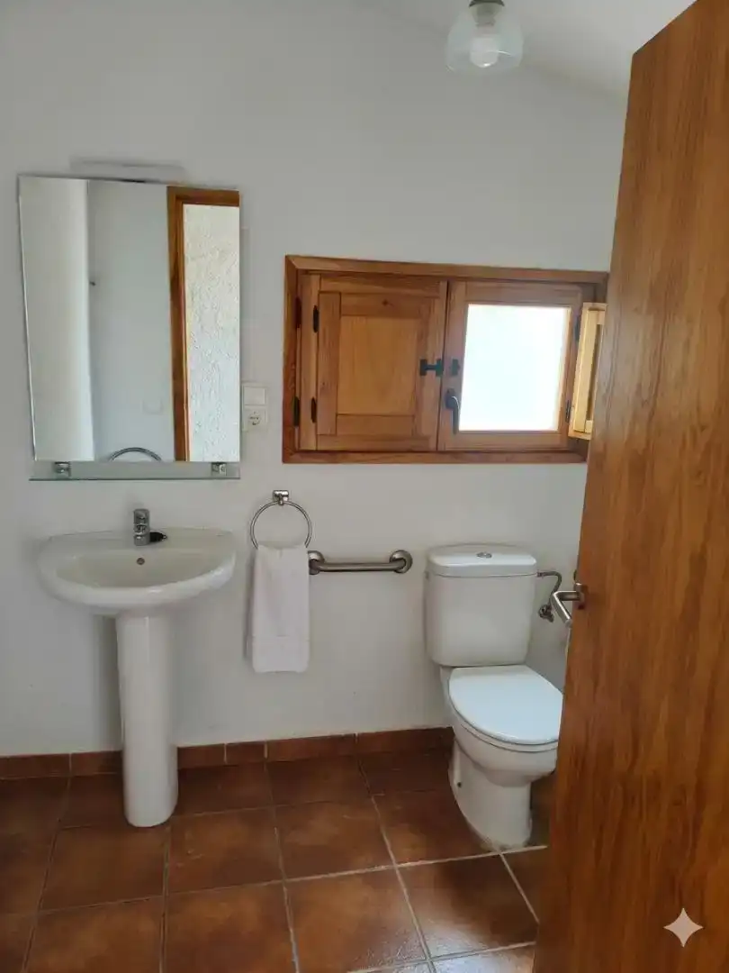 Bany de Casa adosada en venda en Torroja del Priorat amb Traster i Moblat