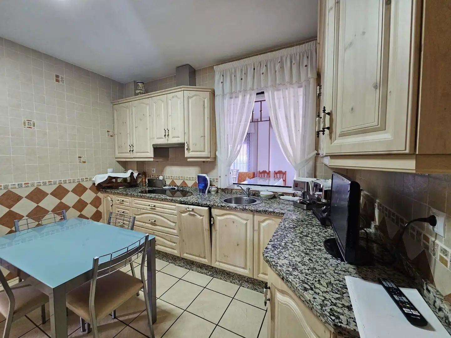Cuina de Casa o xalet en venda en Córdoba amb Aire condicionat, Calefacció i Jardí privat