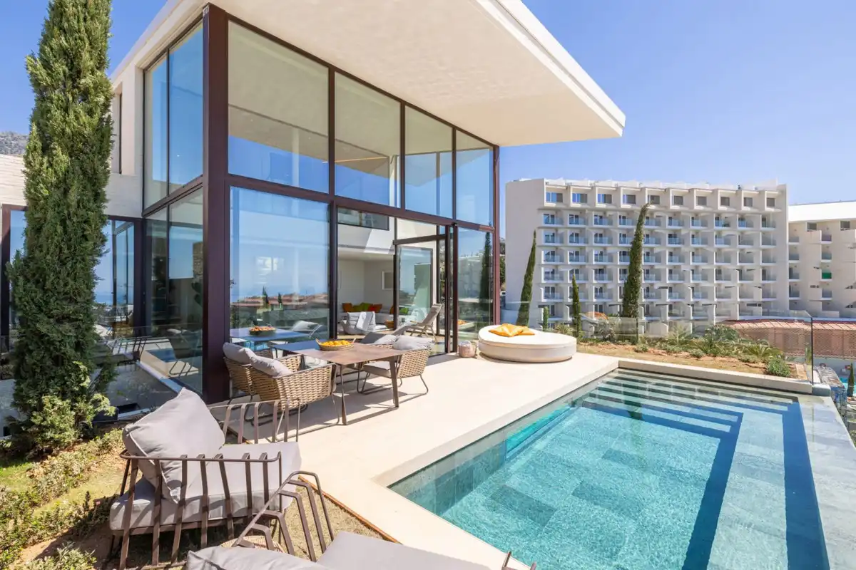 Chalet con piscina en venta en El Higuerón