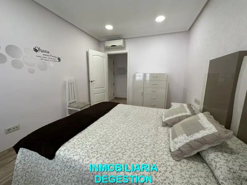 Habitación de Apartamento de alquiler en Linares con Aire acondicionado, Calefacción y Amueblado