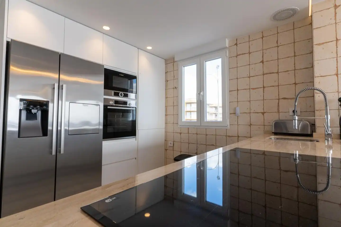 Küche von Wohnung zum Verkauf in Santa Pola mit Klimaanlage, Heizung und Terrasse