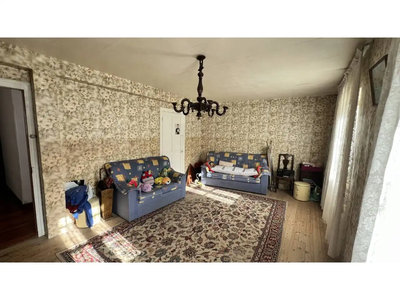 Sala d'estar de Casa o xalet en venda en Merindad de Montija amb Calefacció, Jardí privat i Terrassa