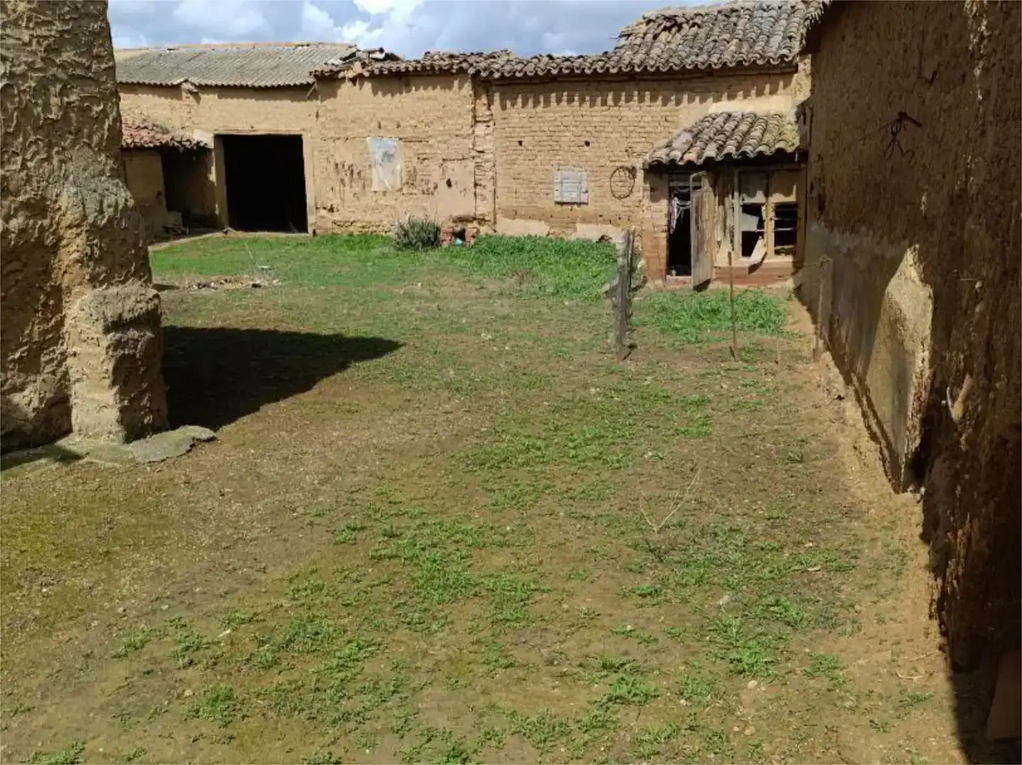 Piso en venta en Roales de Campos con Jardín privado, Amueblado y Balcón