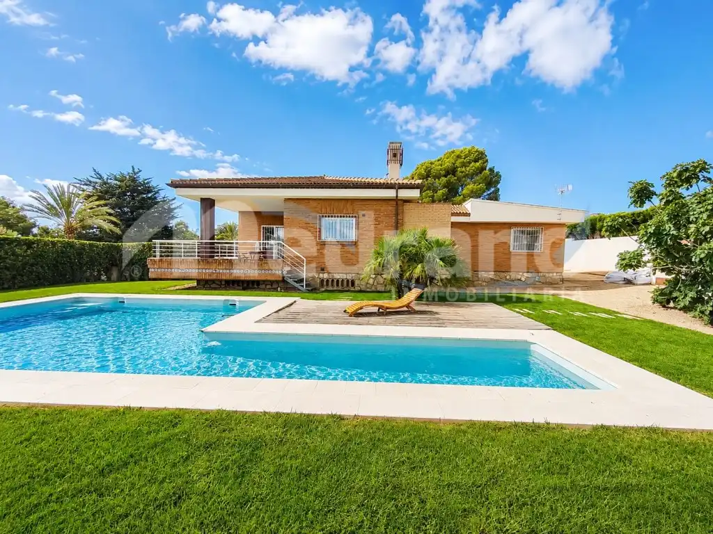 Villa avec terrasse à vendre à Urbanizaciones, imagen 3