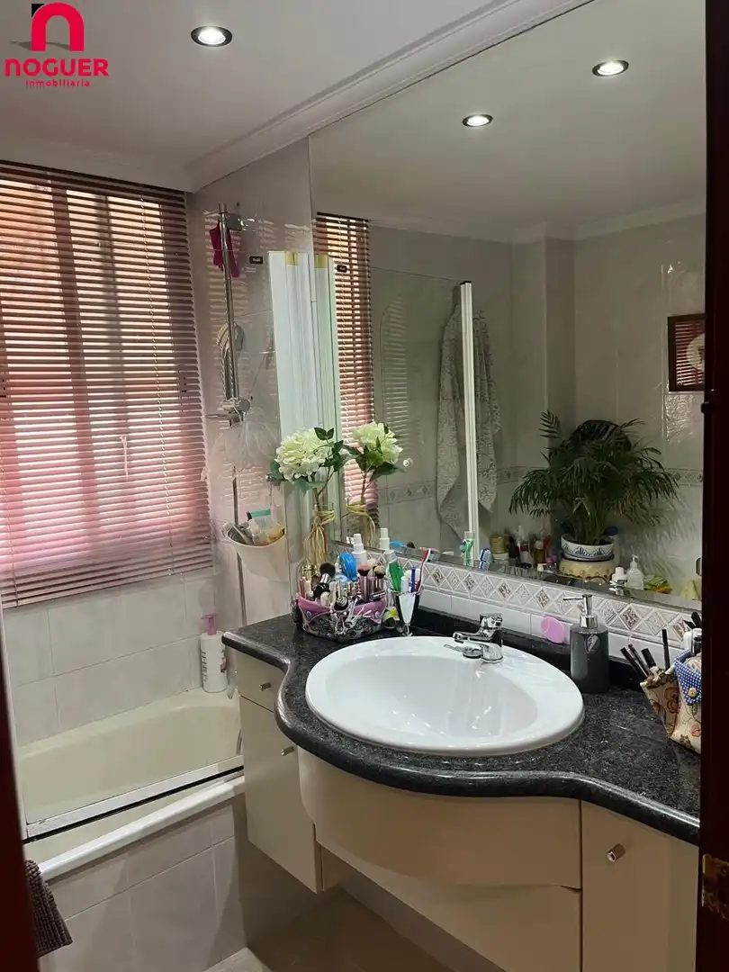 Badezimmer von Wohnung zum Verkauf in Córdoba mit Klimaanlage, Heizung und Terrasse