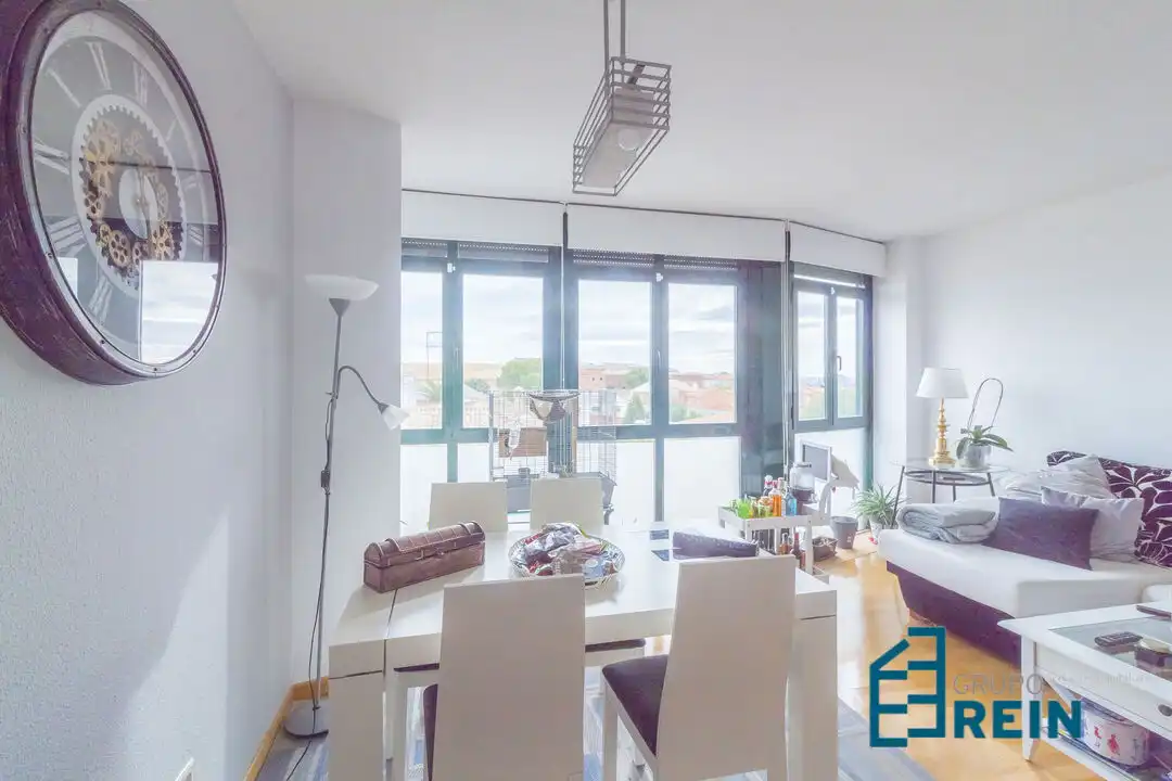 Exterior view of Flat for sale in Recas  with Air Conditioner, Heating and Alarm
