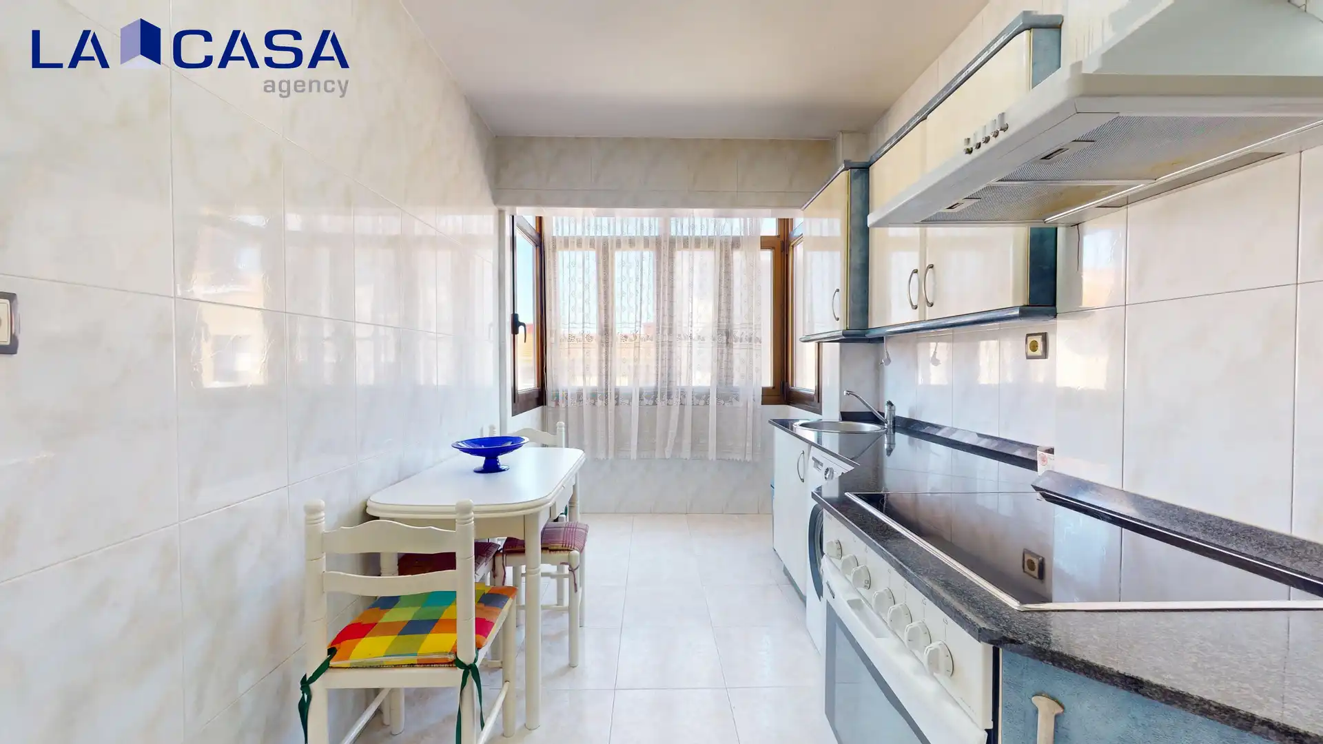 Flat with lift for sale in Lutxana - Llano