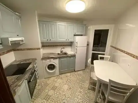 Cuina de Pis en venda en Tafalla amb Jardí privat, Parquet i Moblat