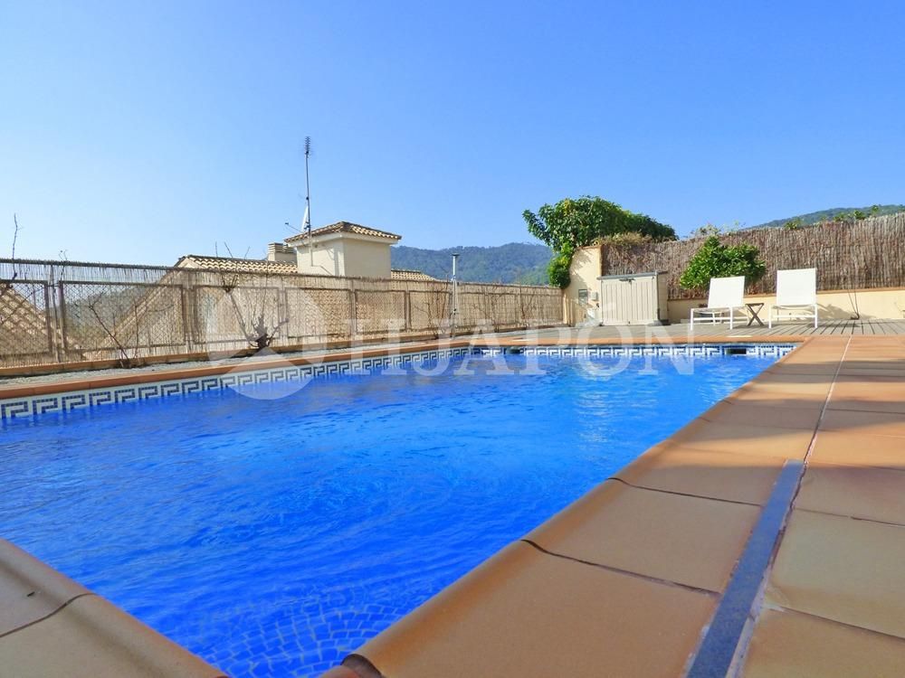 Swimming pool of House or chalet for sale in Vilassar de Dalt  with Air Conditioner, Heating and Private garden