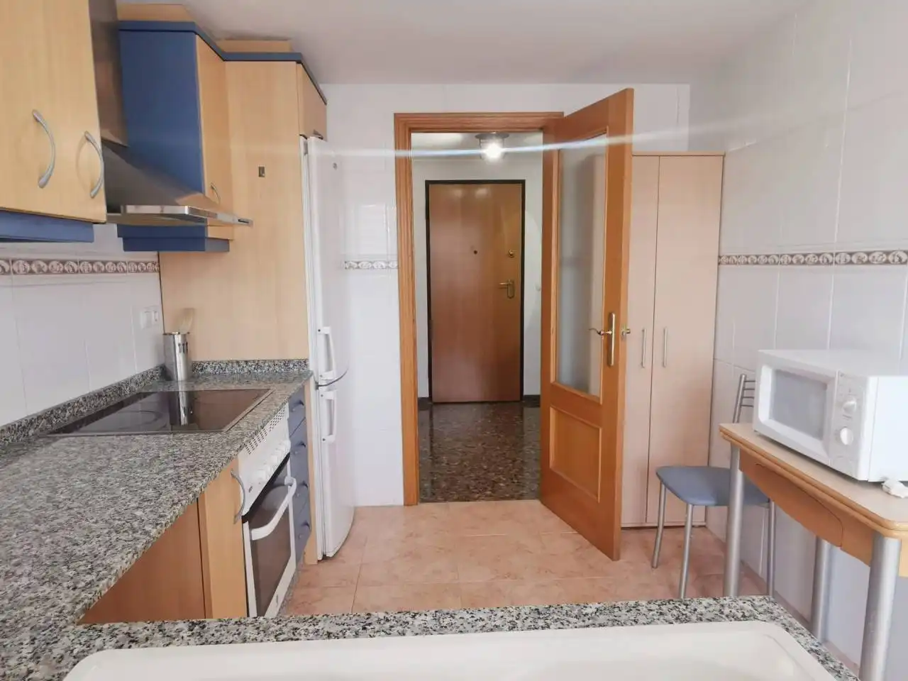 Cuina de Pis de lloguer en Valencia amb Aire condicionat, Calefacció i Moblat
