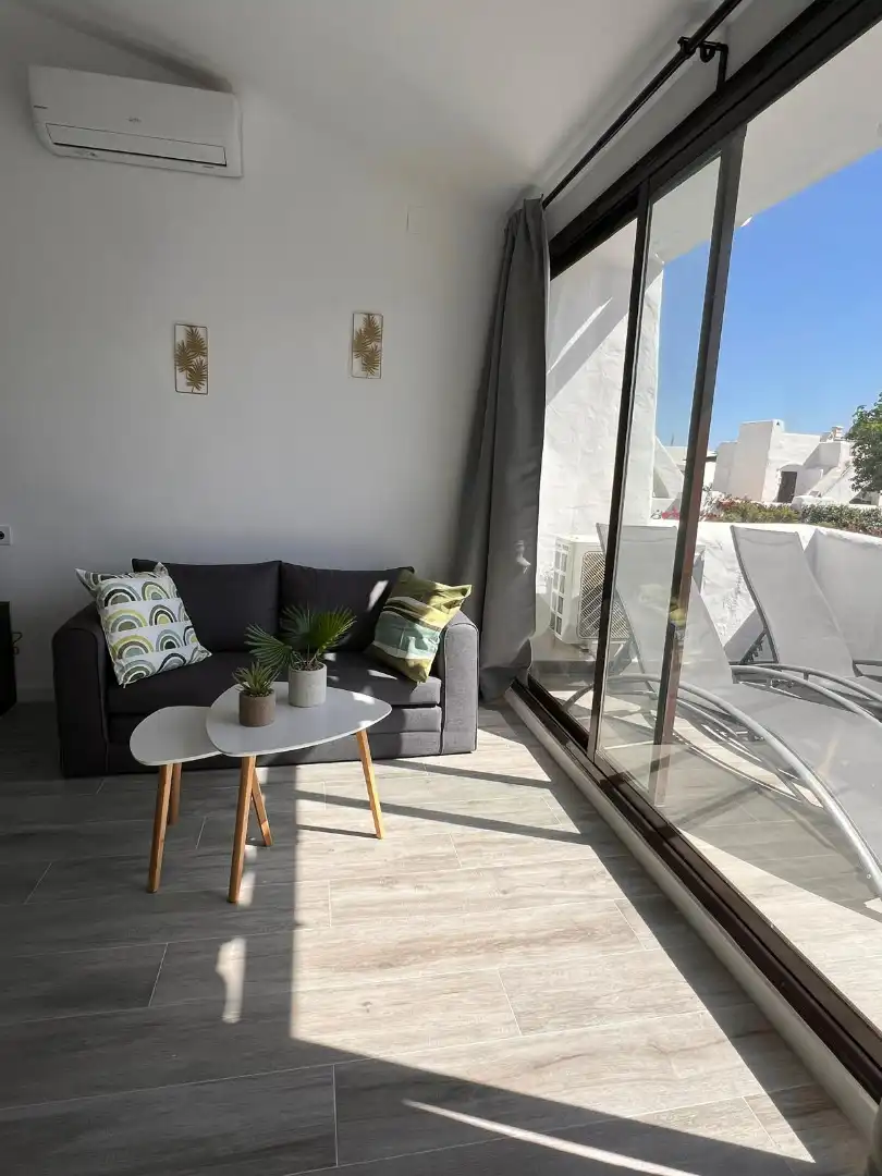 Terrasse von Wohnung zur Miete in Estepona mit Klimaanlage, Terrasse und Möbliert