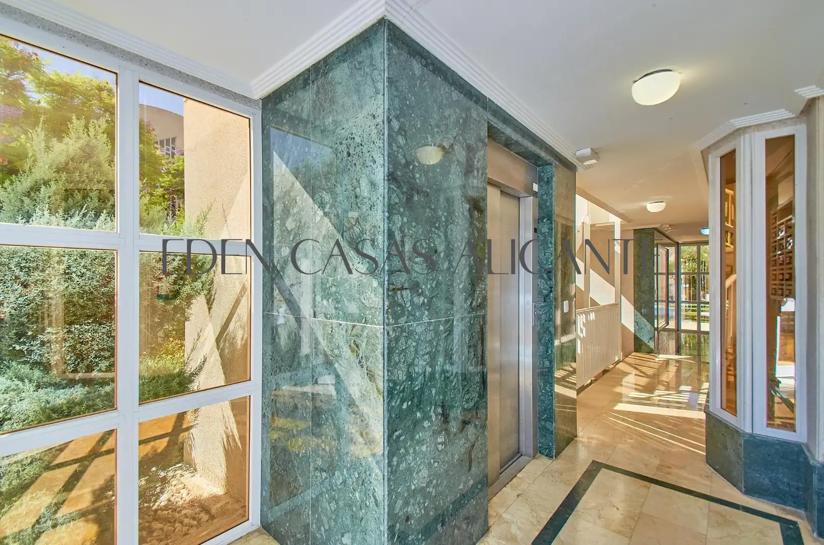 Piso con terraza en venta en Avenida PINTOR FERNANDO SORIA, imagen 26
