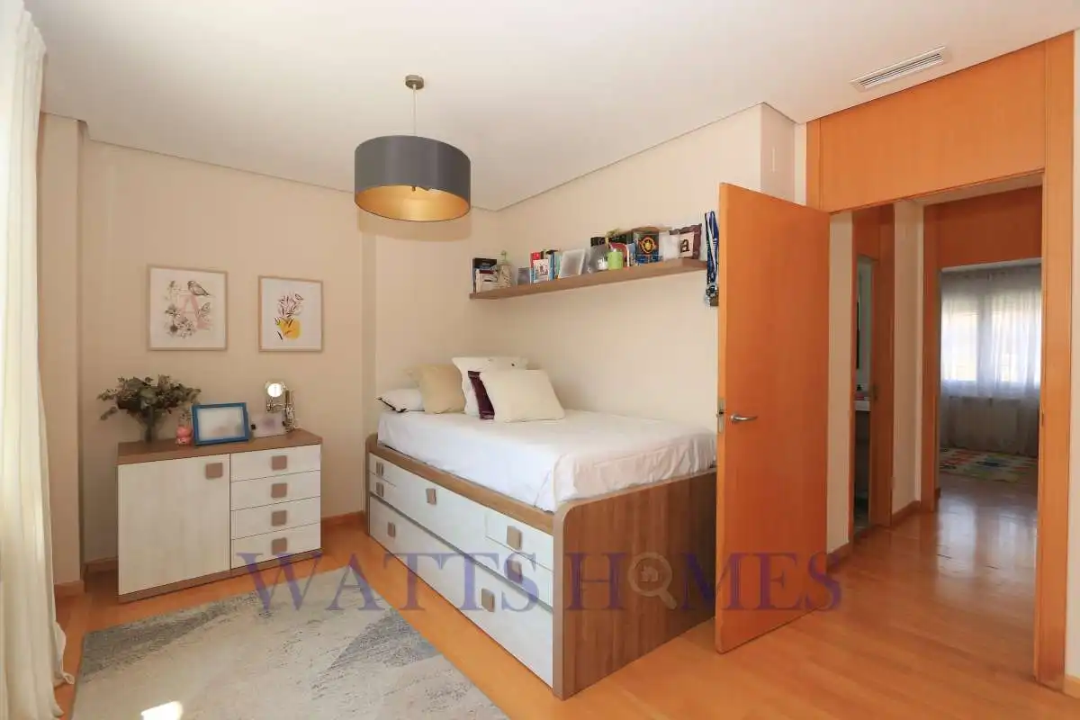 Habitación de Casa o chalet en venta en L'Eliana