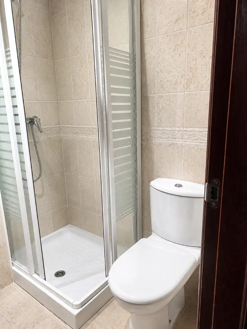 Badezimmer von Wohnung zur Miete in Santander mit Heizung, Terrasse und Abstellraum