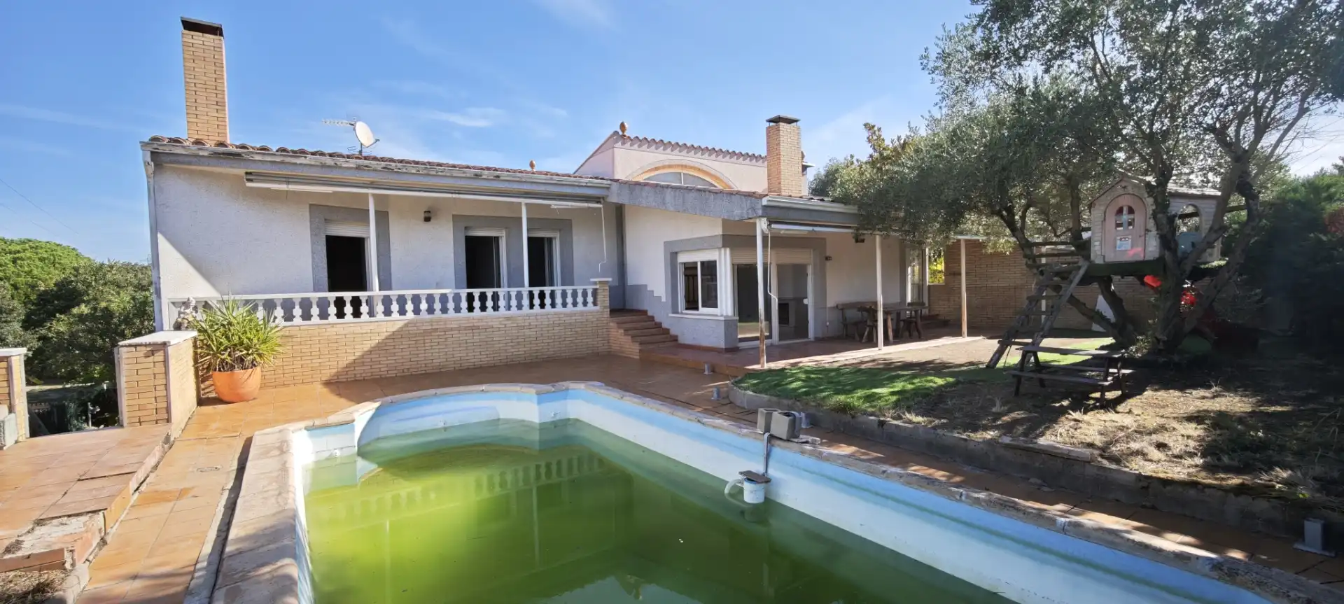 Vista exterior de Casa o xalet en venda en Riudellots de la Selva, Girona