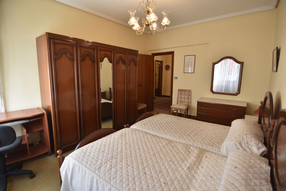 Habitación de Piso en venta en Eibar con Calefacción, Amueblado y Balcón
