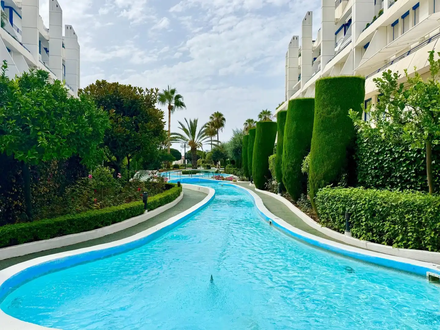 Piscina de Dúplex en venda en Marbella amb Aire condicionat, Calefacció i Terrassa
