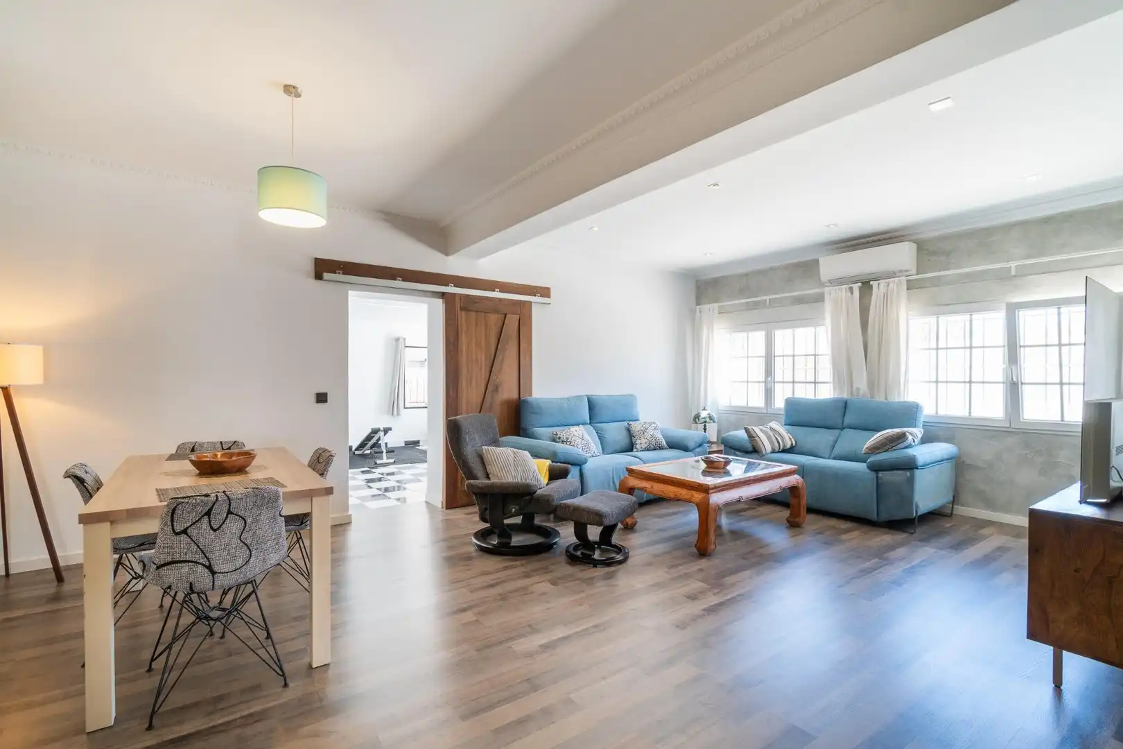 Sala d'estar de Casa o xalet en venda en Torrevieja amb Aire condicionat, Calefacció i Jardí privat