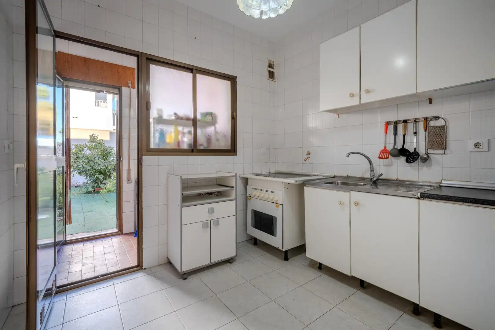 Cuina de Casa adosada en venda en Cabo de Gata amb Jardí privat, Terrassa i Traster