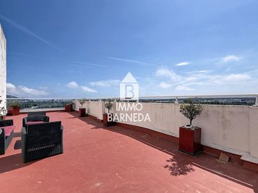 Pis amb balcó en venda a DE L'ALHAMBRA 47