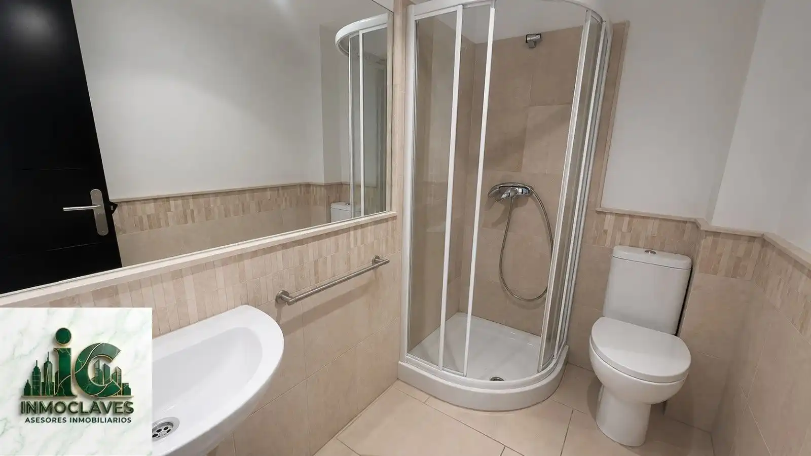 Bathroom of Detached homes for sale in Algeciras  with Air Conditioner, Heating and Private garden