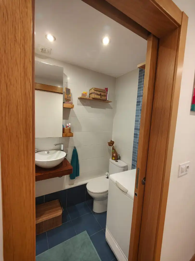 Bathroom of Flat for rent in Ames  with Heating, Parquet flooring and Storage room
