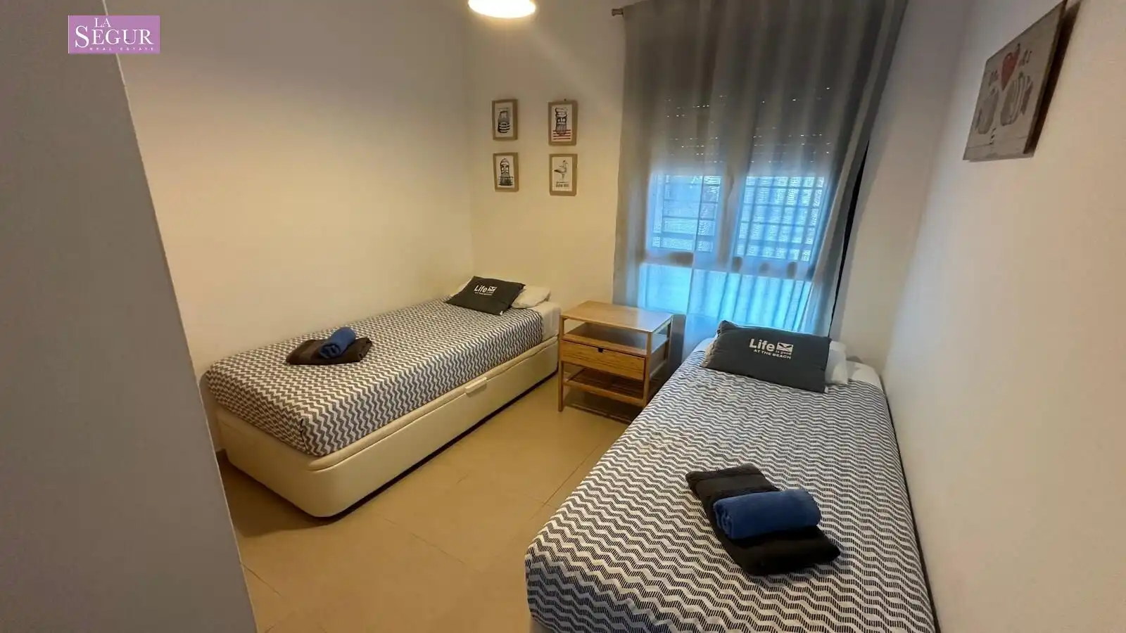 Schlafzimmer von Wohnung zum Verkauf in Conil de la Frontera mit Klimaanlage, Privatgarten und Abstellraum