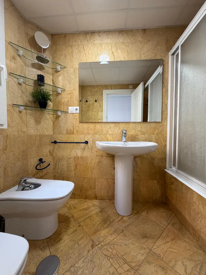 Flat for rent in Parque de Nicolás Salmerón, 11, Centro