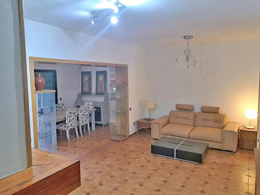 Wohnzimmer von Haus oder Chalet zum Verkauf in Navalagamella mit Heizung, Privatgarten und Parkett