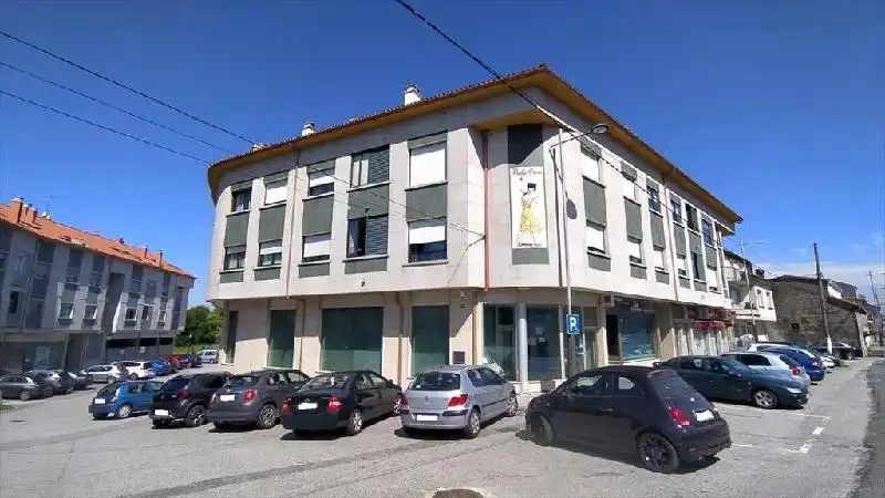 Locale commerciale in vendita a Valga