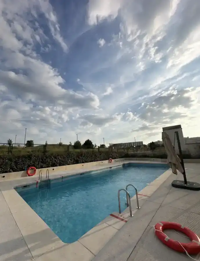 Piscina de Piso en venta en Madrid con Aire acondicionado, Jardín privado y Parquet