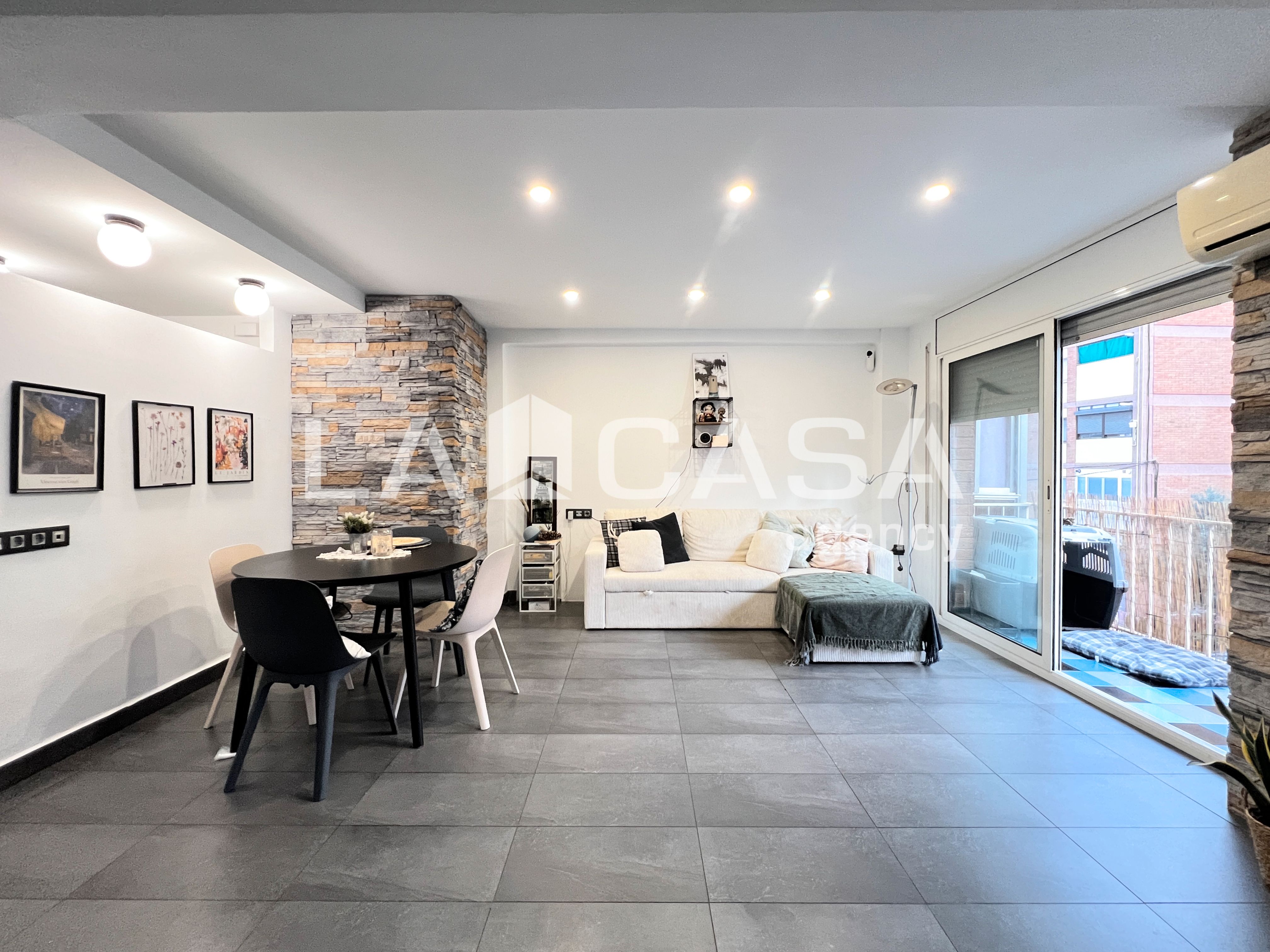 Vista exterior de Piso en venta en Badalona con Balcón