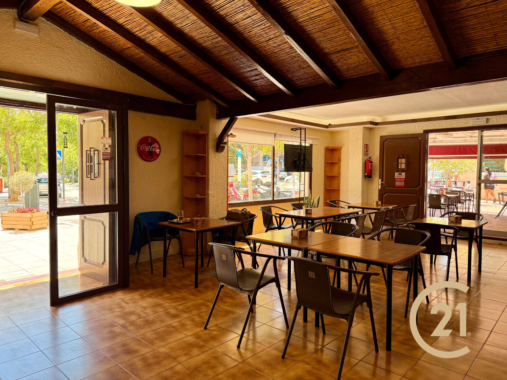 Local en traspaso en Marbella con Terraza y Amueblado