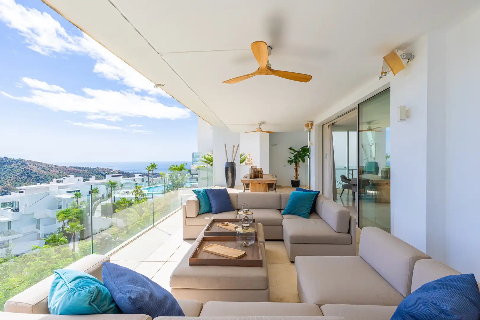 Apartment with pool for sale in Palo Alto