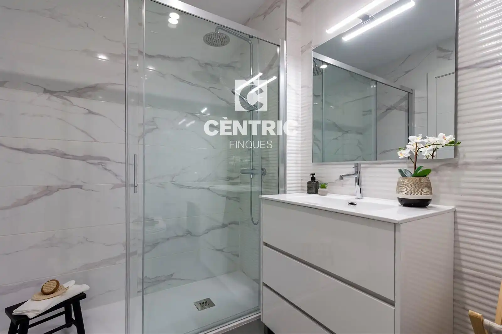 Baño de Piso en venta en Terrassa con Terraza