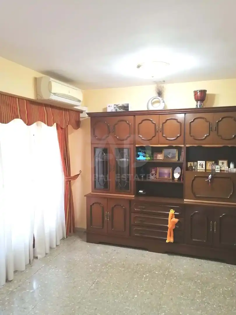 Wohnzimmer von Wohnung zum Verkauf in Onil mit Klimaanlage und Heizung