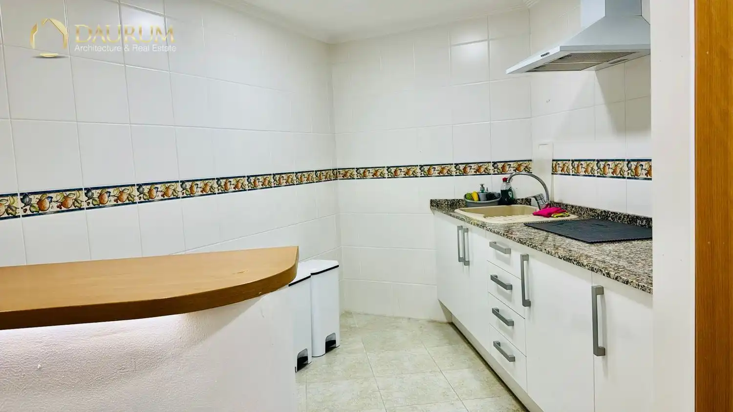 Cocina de Oficina en venta en Quart de Poblet con Aire acondicionado, Terraza y Amueblado