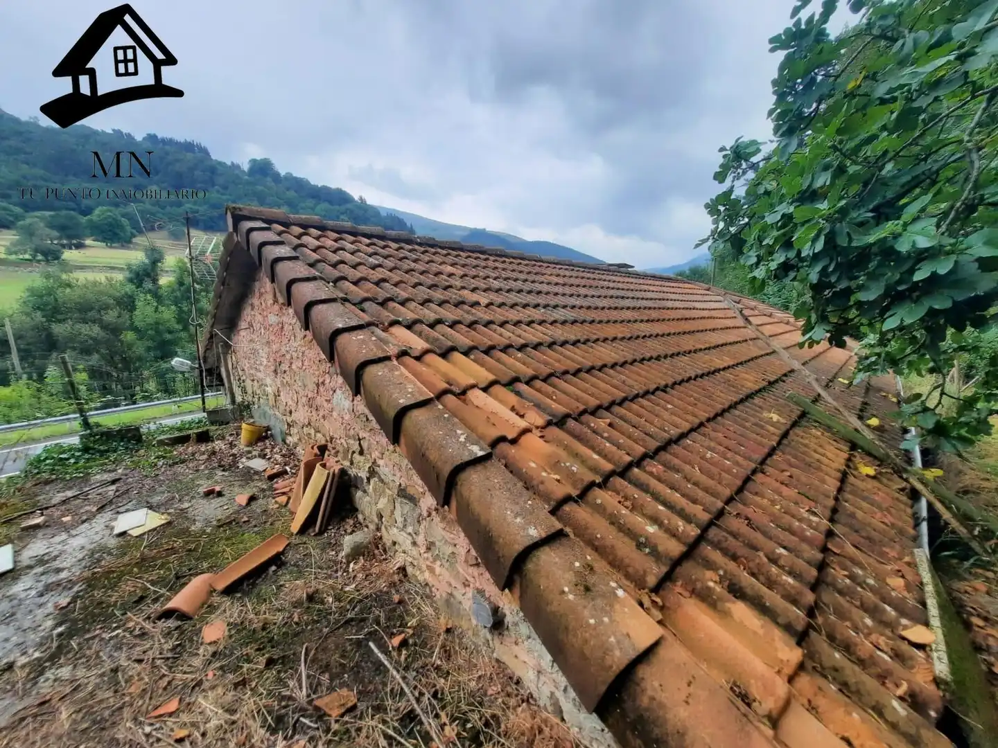 Vista exterior de Casa o xalet en venda en Luena  amb Calefacció i Jardí privat