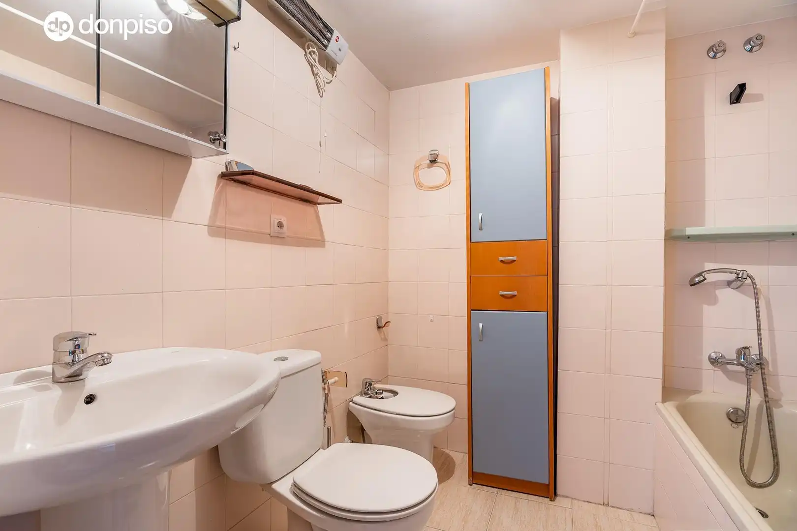 Bany de Pis en venda en Granada amb Aire condicionat i Calefacció