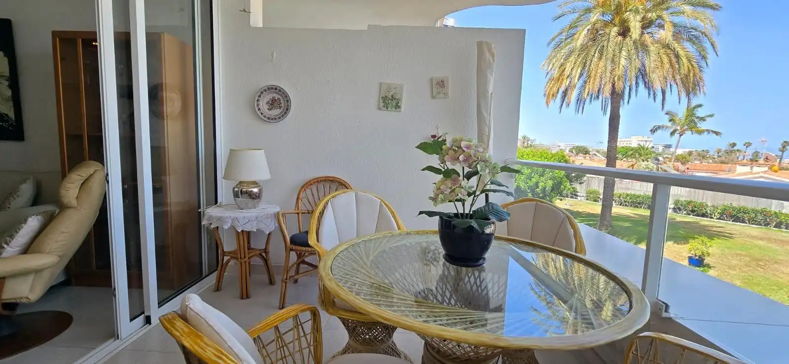 Terraza de Apartamento de alquiler en San Bartolomé de Tirajana con Amueblado, Balcón y Piscina comunitaria