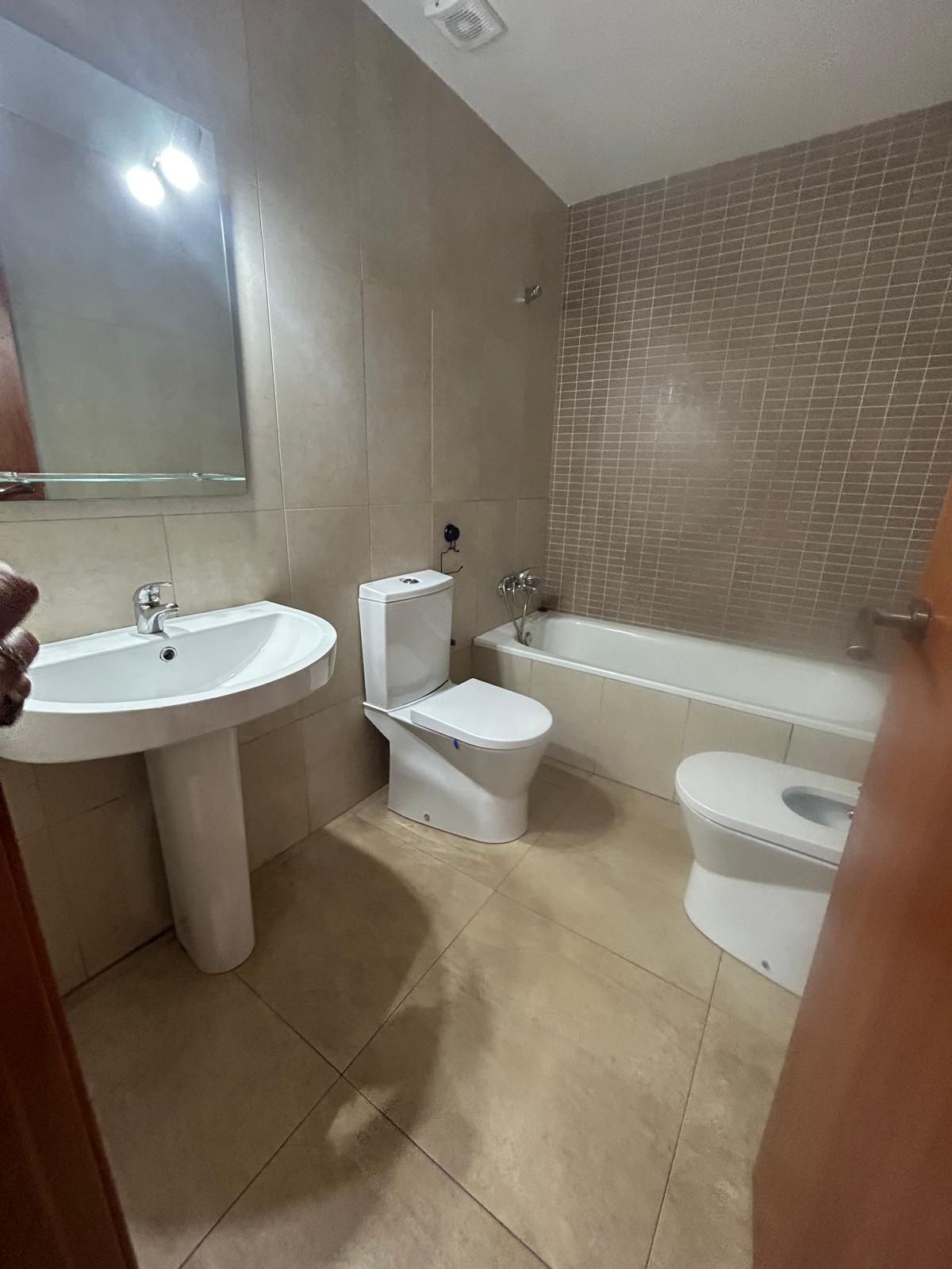 Bathroom of Flat for sale in Gavà  with Heating and Terrace