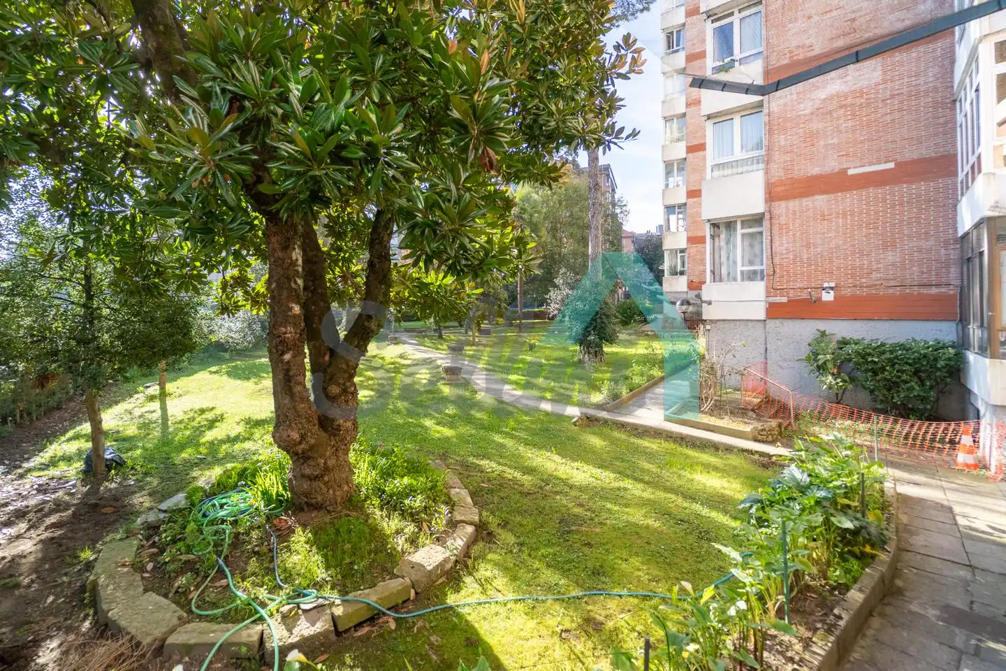 Jardín de Piso en venta en Oviedo  con Calefacción, Parquet y Terraza