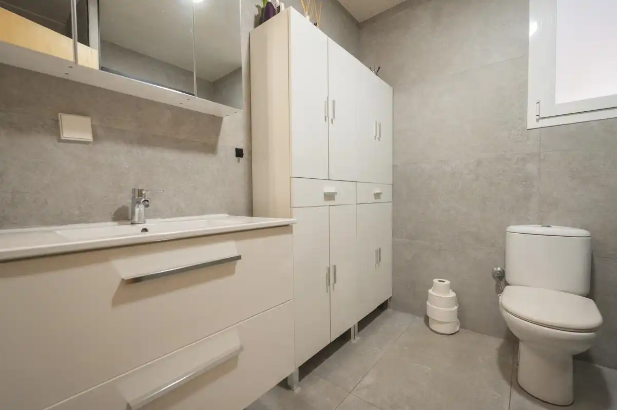 Baño de Piso en venta en Sant Antoni de Portmany con Aire acondicionado y Calefacción