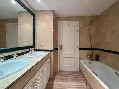 Bathroom of Apartments for sale in Marbella  with Air Conditioner, Heating and Terrace